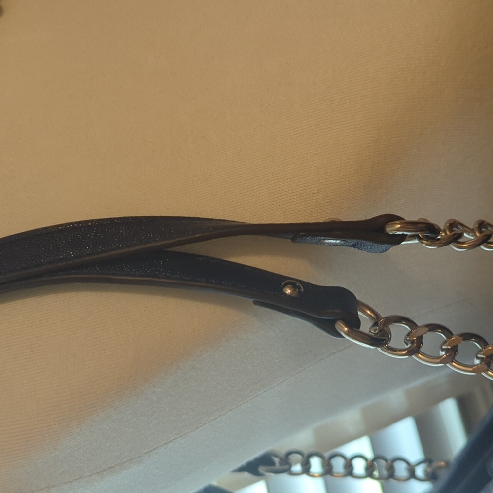 Anne Klein navy purse - Picture 3 of 8
